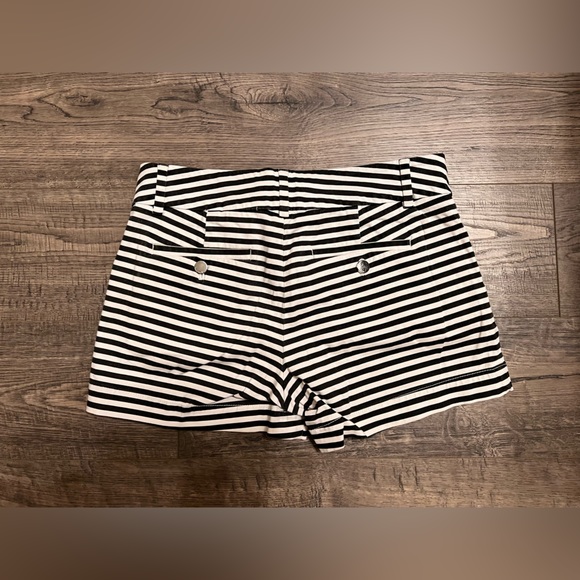 Calvin Klein shorts size 0 - Picture 2 of 2